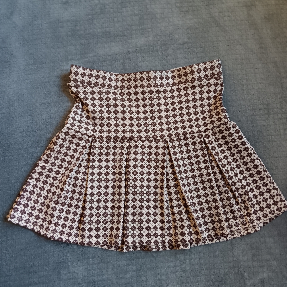 Preppy Pleated Brown Geometric School Girls Mini Skirt, Medium, Skater, Youth